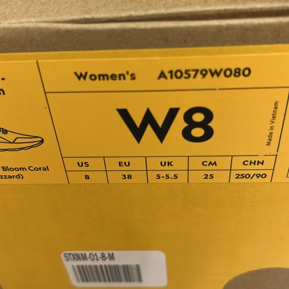 Allbirds Black and White Running Shoes size 8 - Picture 7 of 7